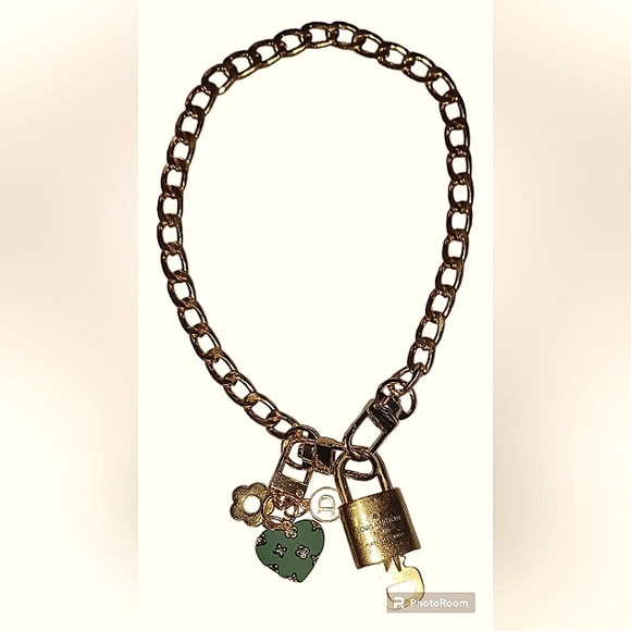 LOUIS VUITTON AUTHENTIC LOCK π #331 NECKLACE UNBRANDED CHAIN βοΈ - Picture 2 of 4